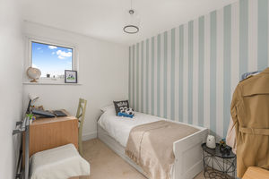 Peacocks Close Middleton Cheney